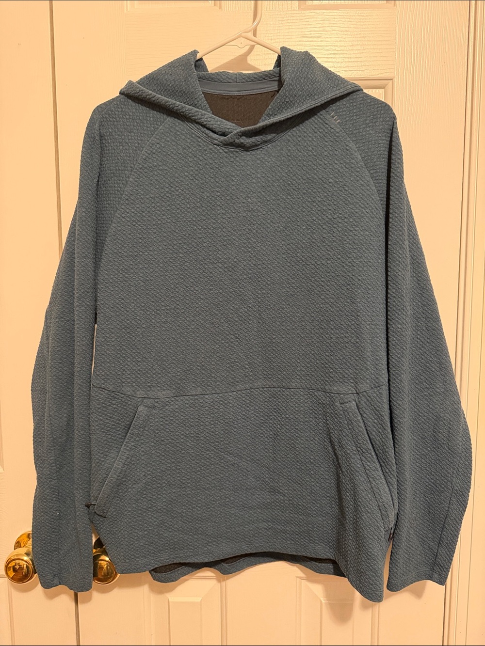 lululemon athletica Men's Textured Hooded Pullover - Dusty Blue